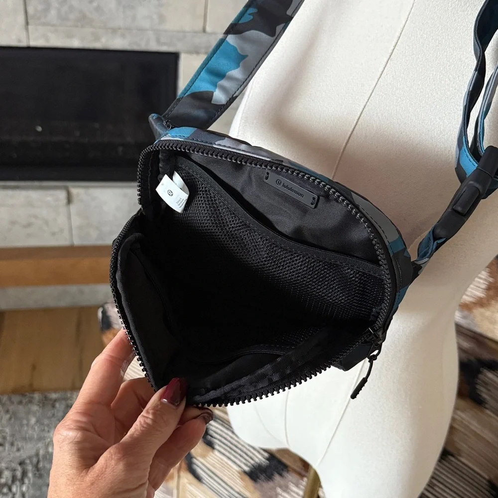 Lululemon Everywhere Belt Bag